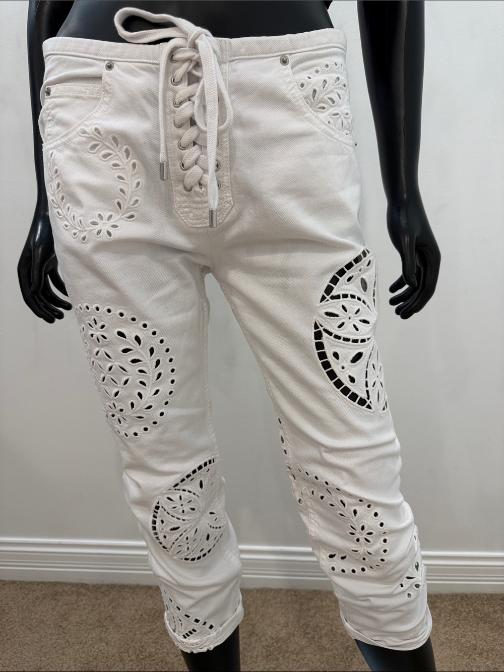 Capri jeans Isabel Marant White Eyelet Lace-Up Cropped Jeans Pants Size 38